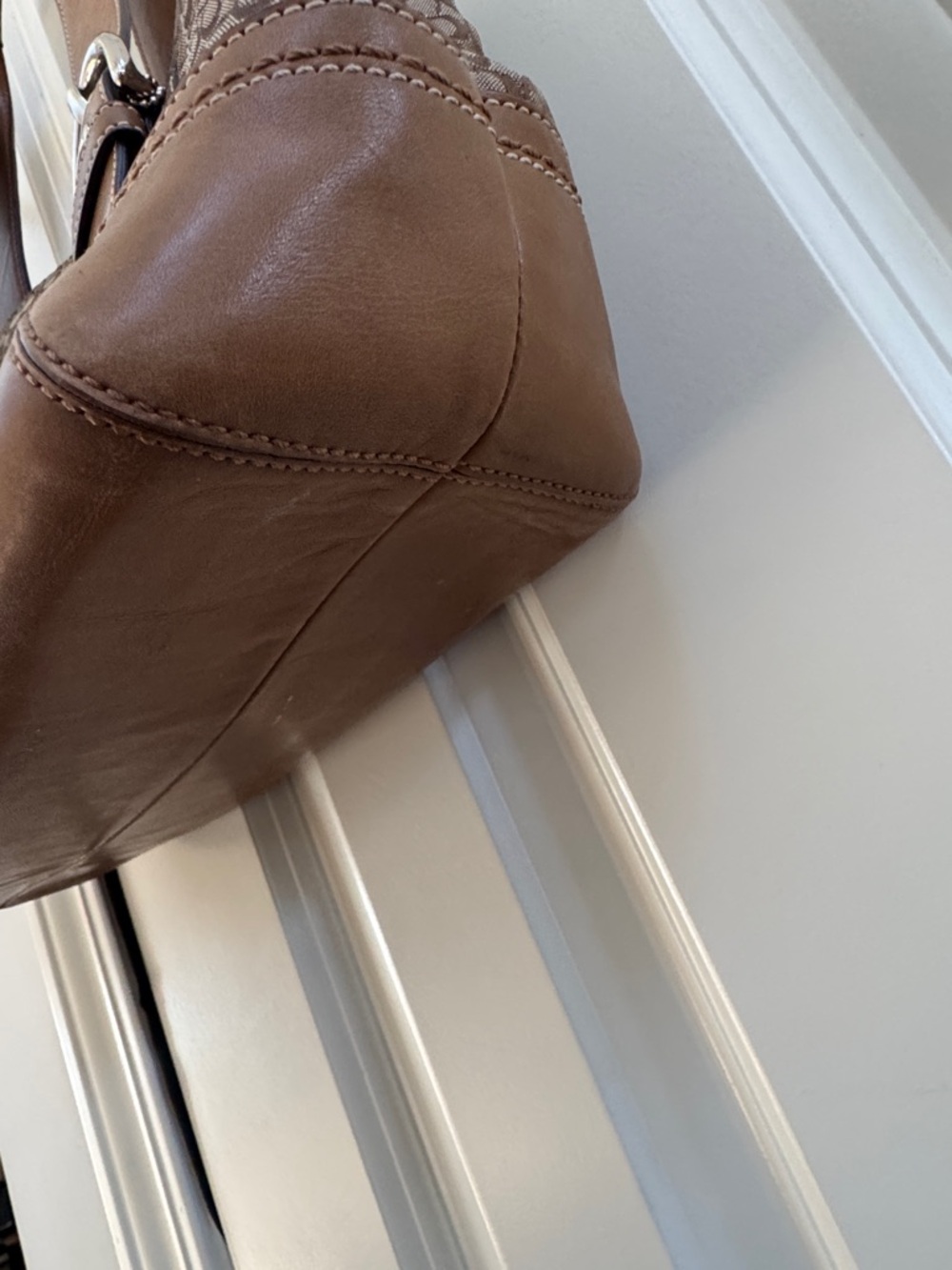 Coach Vintage Brown Signature Canvas Shoulder Bag with Tan Trim - Picture 4 of 16